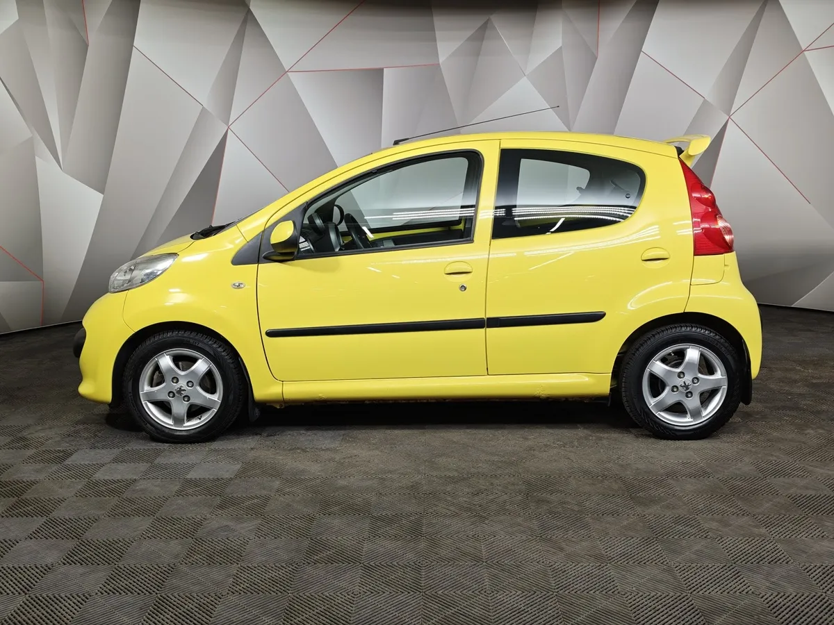 Peugeot 107 1.0 MT (68 л.с.) Active Желтый в АВИЛОН. Слайд №5
