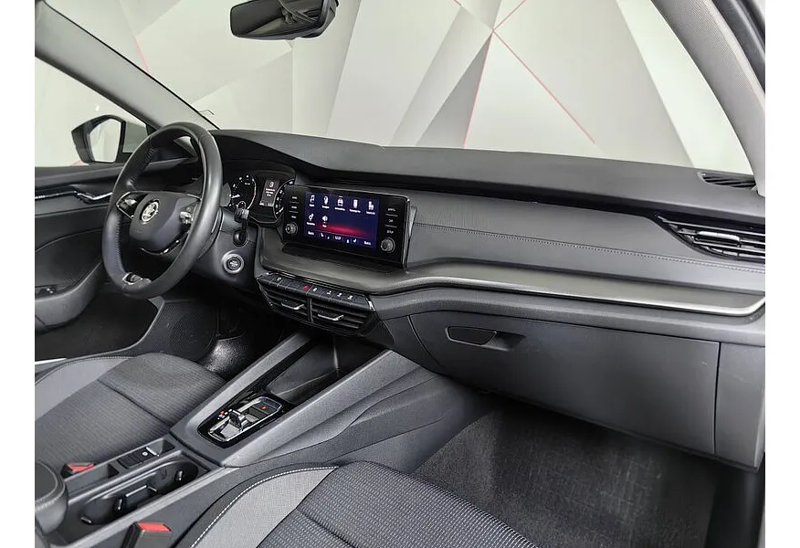 Skoda Octavia 1.4 AT FWD (150 л.с.) Белый в АВИЛОН. Слайд №13