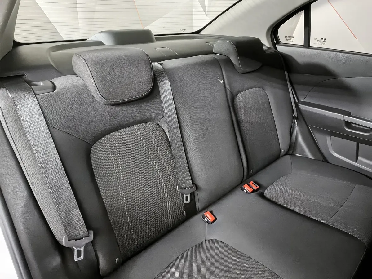 Chevrolet Aveo 1.6 AT (115 л.с.) Белый в АВИЛОН. Слайд №16