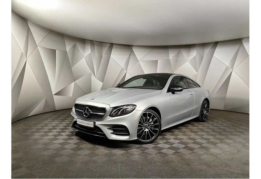 Mercedes-Benz E-Класс E 200 4MATIC 9G-TRONIC (184 л.с.) Sport Plus Серебристый в АВИЛОН. Слайд №1