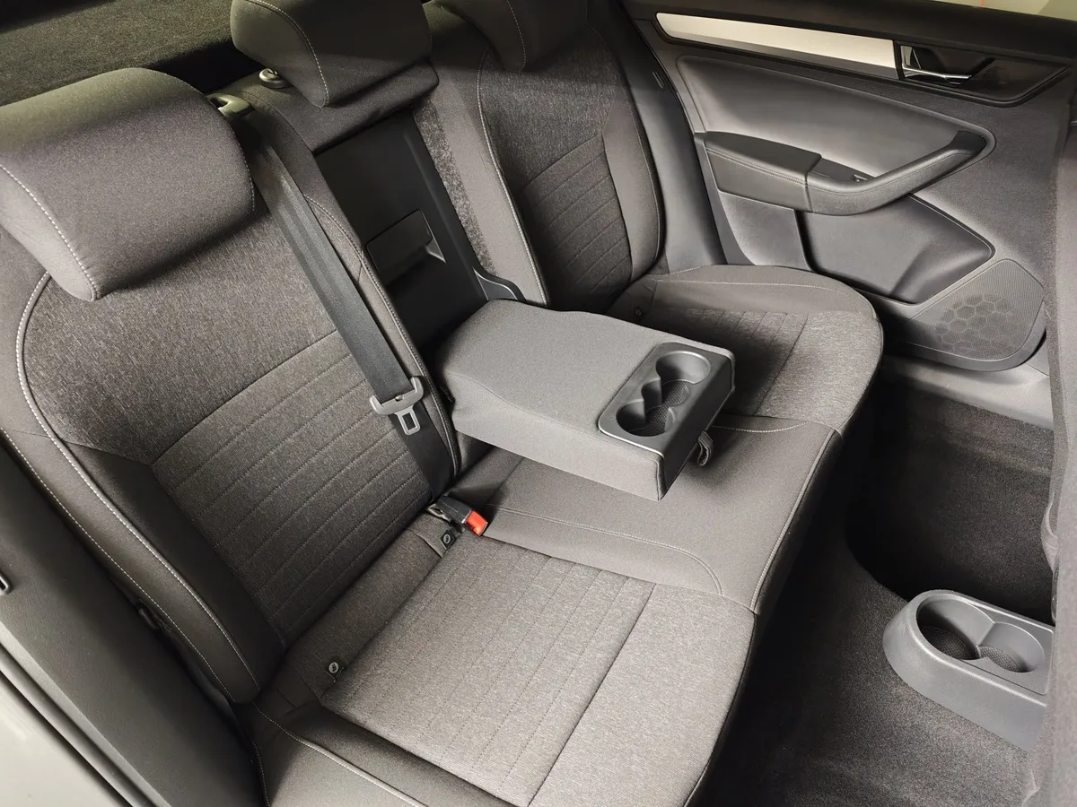 Skoda Rapid 1.4 TSI DSG (125 л.с.) Active Серебристый в АВИЛОН. Слайд №17