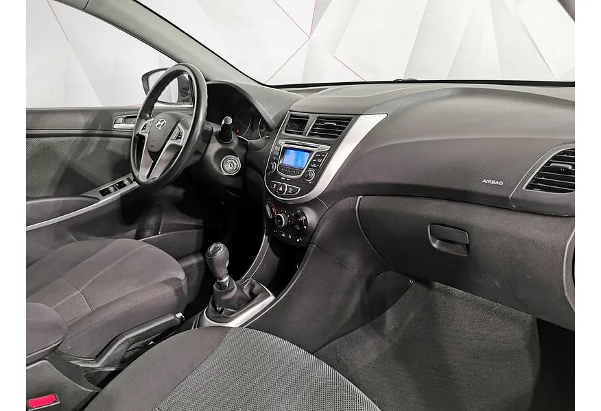 Hyundai Solaris 1.4 MT (107 л.с.) Active Белый в АВИЛОН. Слайд №13