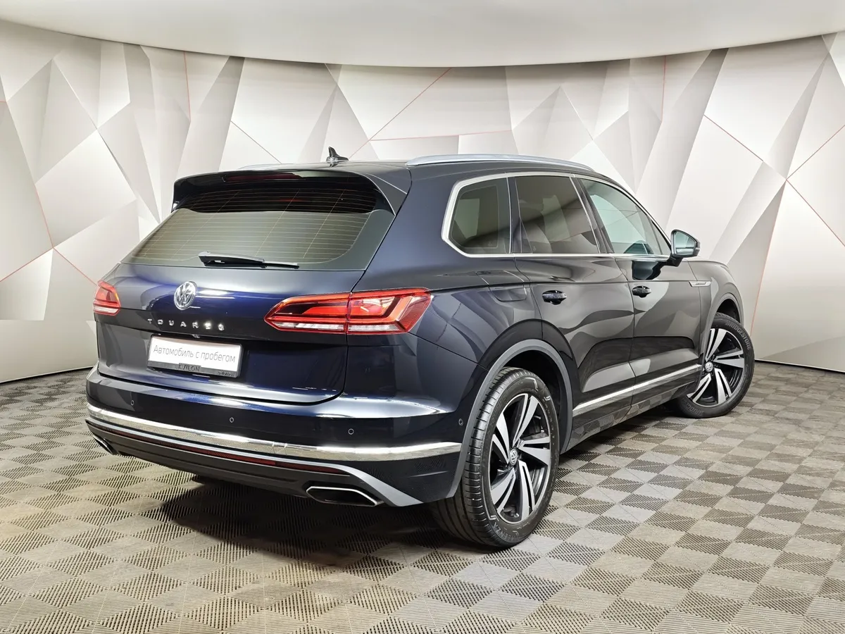 Volkswagen Touareg 2.0 TSI Tiptronic 4Motion (249 л.с.) Business Черный в АВИЛОН. Слайд №2