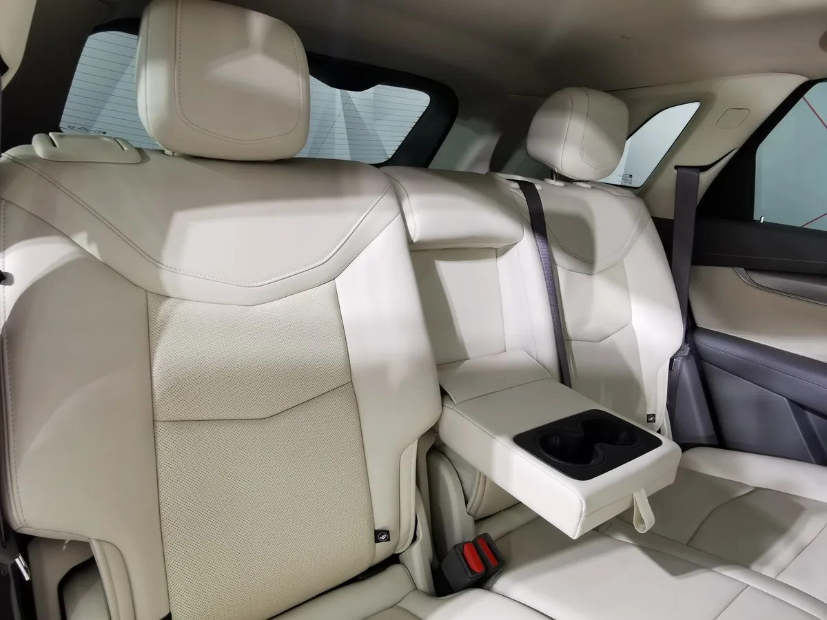 Cadillac XT5 2.0T АТ AWD (200 л.с.) Premium Luxury Черный в АВИЛОН. Слайд №16