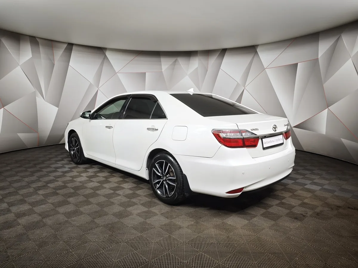 Toyota Camry 2.5 AT (200 л.с.) Белый в АВИЛОН. Слайд №4