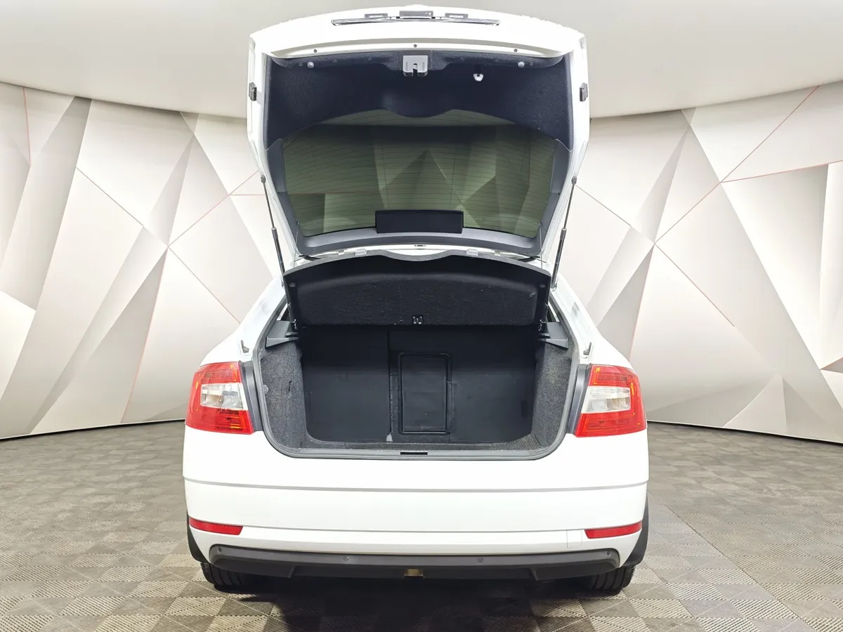 Skoda Octavia 1.6 MPI AT (110 л.с.) Белый в АВИЛОН. Слайд №12