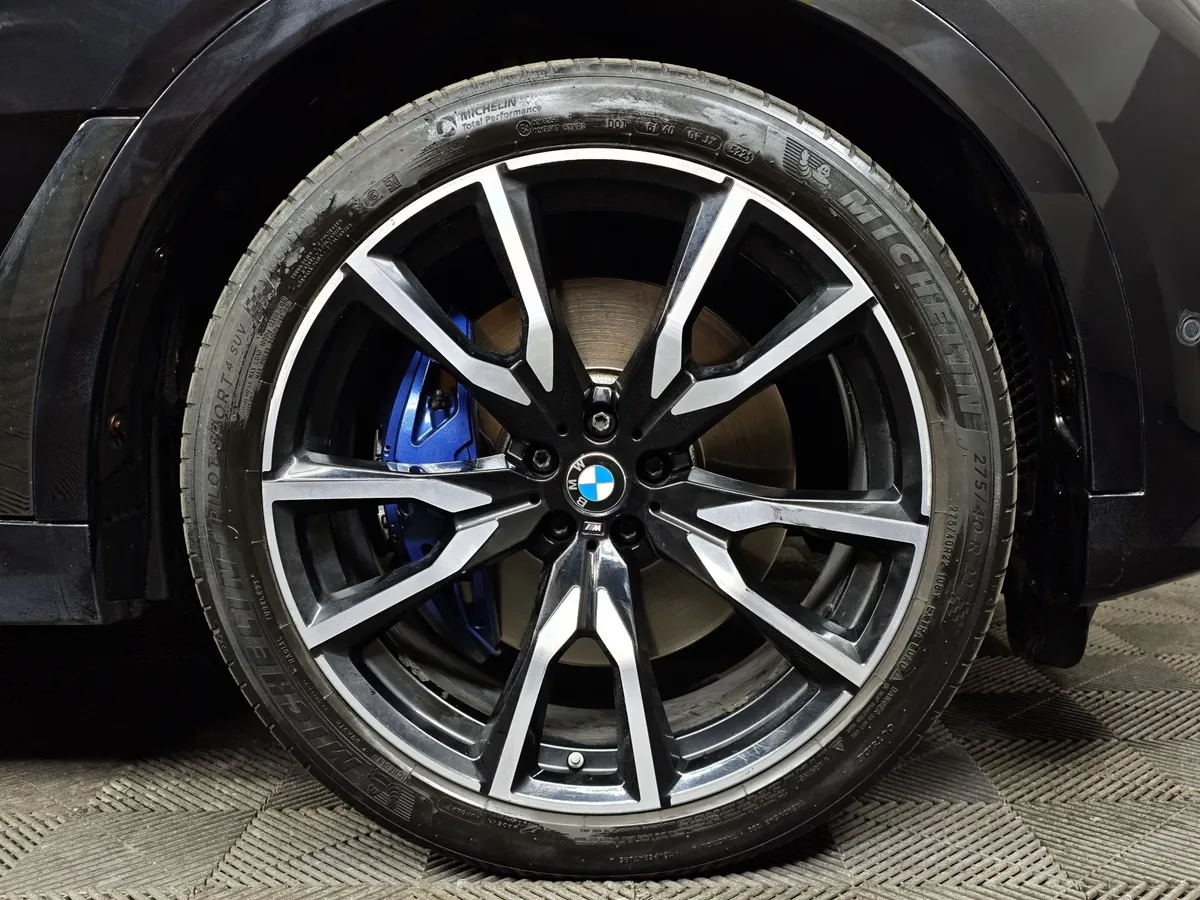 BMW X7 xDrive40d Steptronic (340 л.с.) Базовая (Локальная сборка) Черный в АВИЛОН. Слайд №7