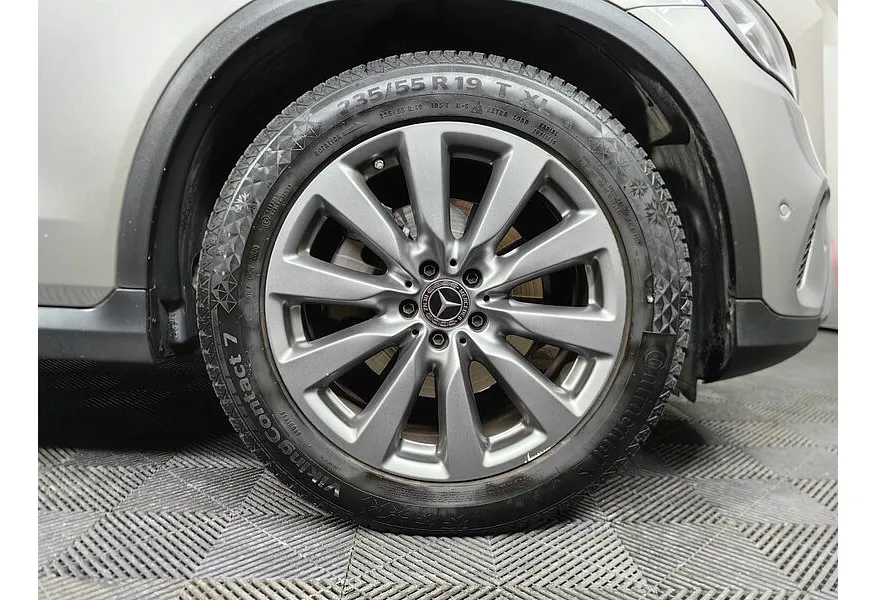 Mercedes-Benz GLC 200 9G-TRONIC 4MATIC (197 л.с.) Premium Серый в АВИЛОН. Слайд №9