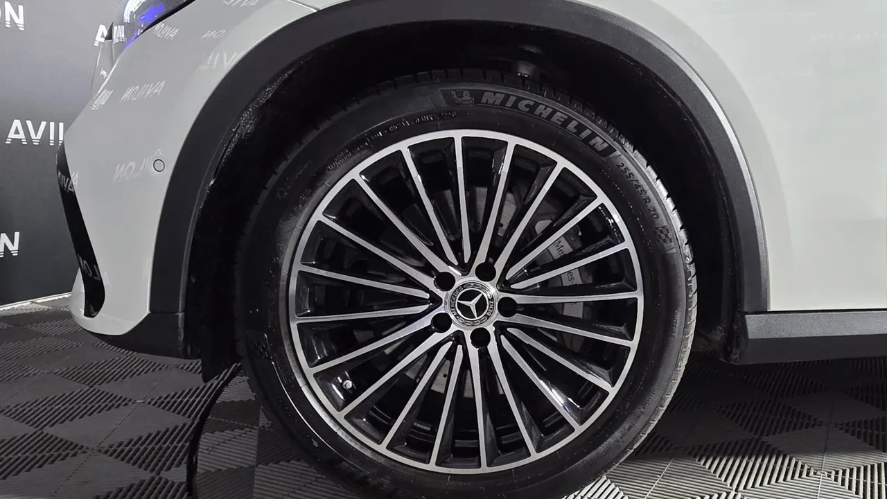 Mercedes-Benz GLC 300 4MATIC 9G-TRONIC (258 л.с.) Белый в АВИЛОН. Слайд №14