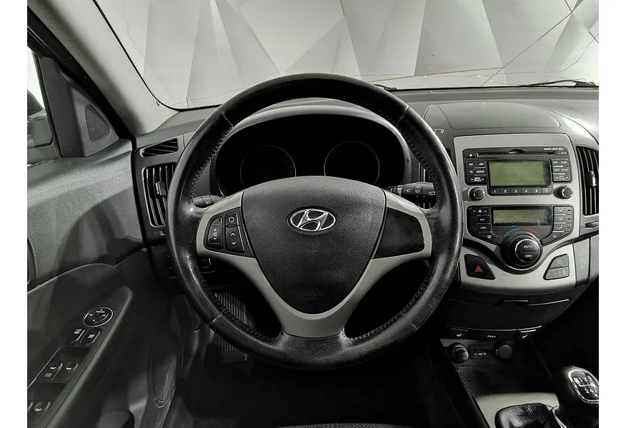 Hyundai i30 1.6 MT (122 л.с.) Черный в АВИЛОН. Слайд №20