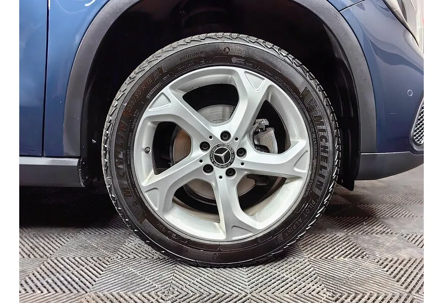 Mercedes-Benz GLA 200 7G-DCT (150 л.с.) Особая серия Синий в АВИЛОН. Слайд №9