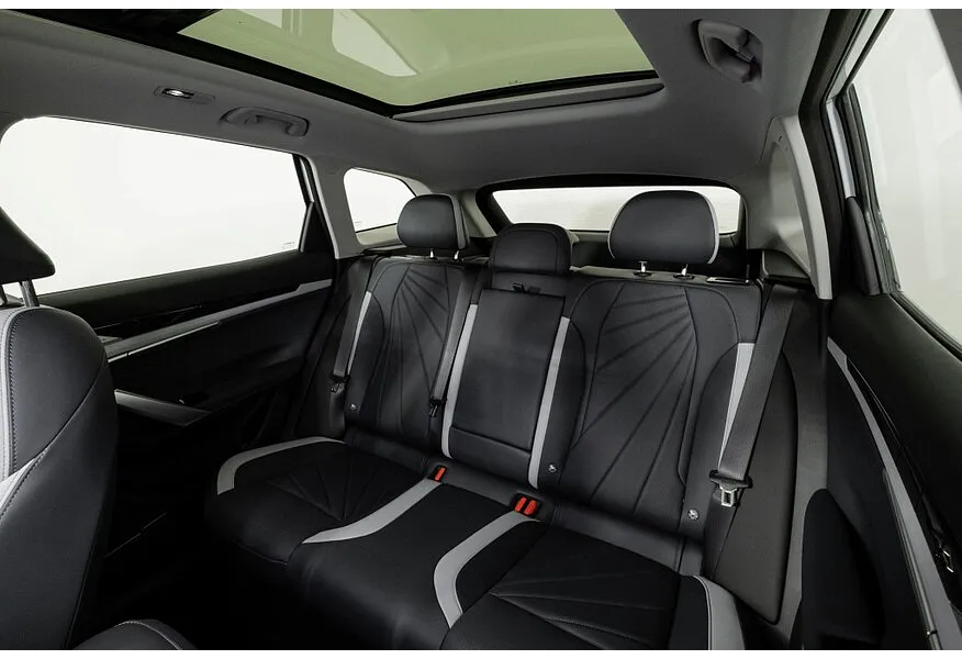 Geely Atlas 2.0T AT 4WD (200 л.с.) Flagship Белый в АВИЛОН. Слайд №5