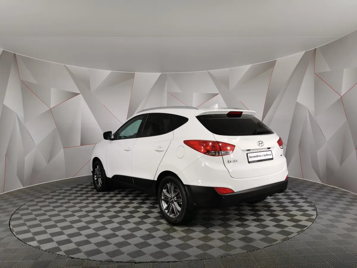 Hyundai ix35 2.0 AT 4WD (150 л.с.) Travel Белый в АВИЛОН. Слайд №4
