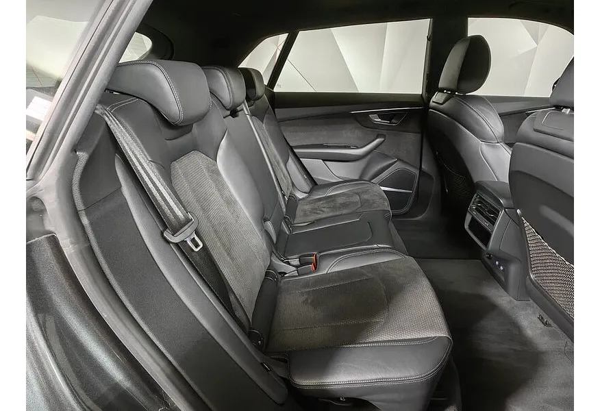 Audi Q8 45 TDI Tiptronic quattro (249 л.с.) Серый в АВИЛОН. Слайд №10