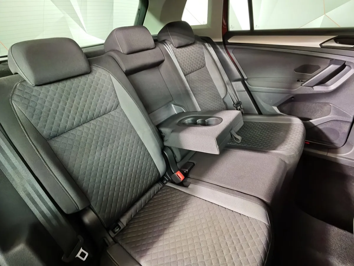 Volkswagen Tiguan 1.4 TSI BlueMotion DSG (150 л.с.) Comfortline Красный в АВИЛОН. Слайд №15
