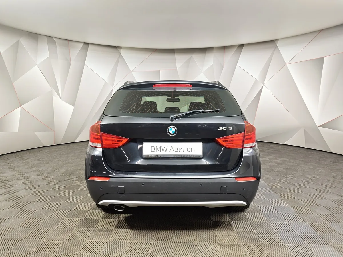 BMW X1 xDrive20d AT (184 л.с.) Черный в АВИЛОН. Слайд №3