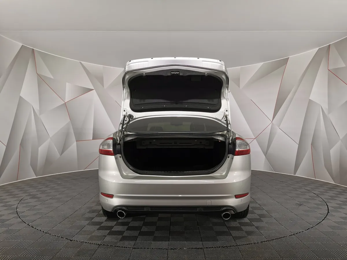 Ford Mondeo 2.0 EcoBoost PowerShift (200 л.с.) Titanium Black Серебристый в АВИЛОН. Слайд №11