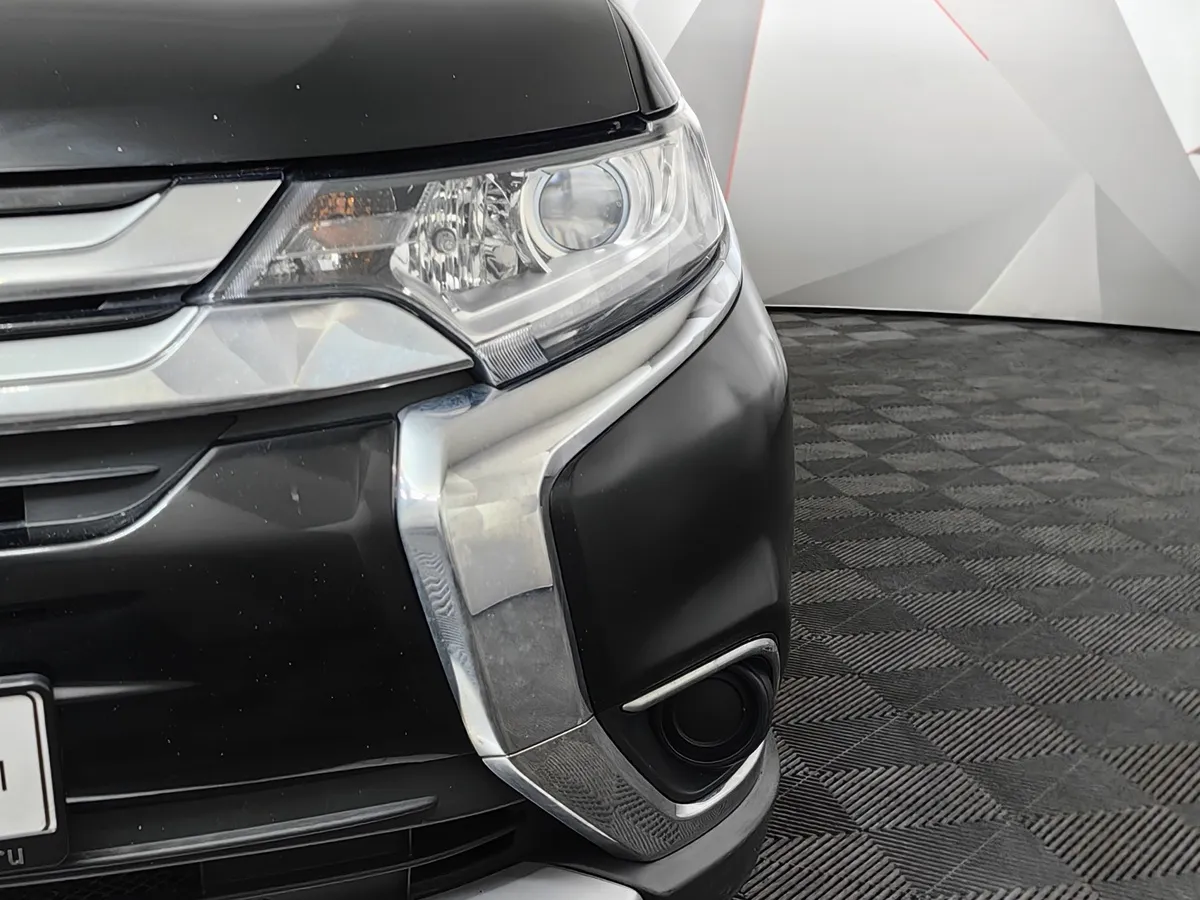 Mitsubishi Outlander 2.0 CVT (146 л.с.) Invite Черный в АВИЛОН. Слайд №10