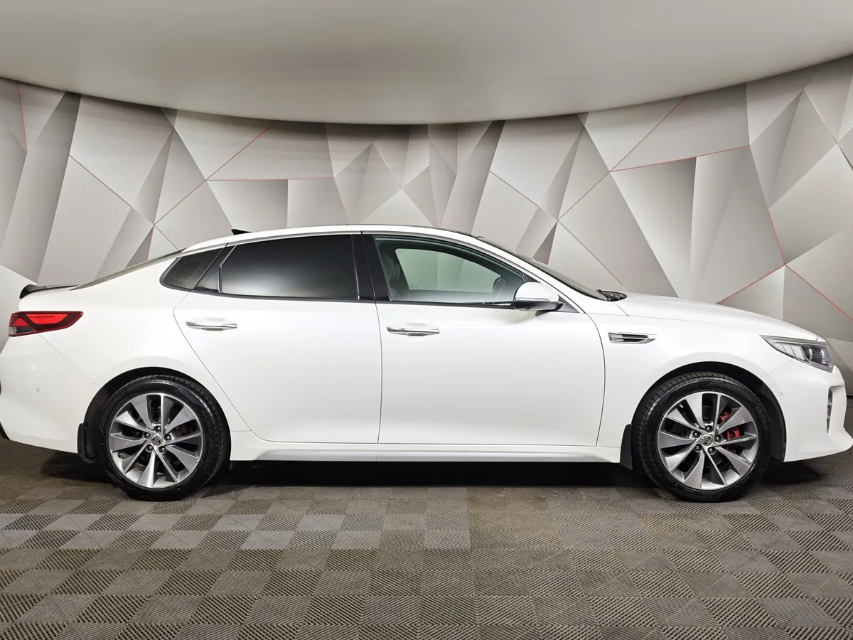 Kia Optima 2.0 T AT (245 л.с.) GT Белый в АВИЛОН. Слайд №6