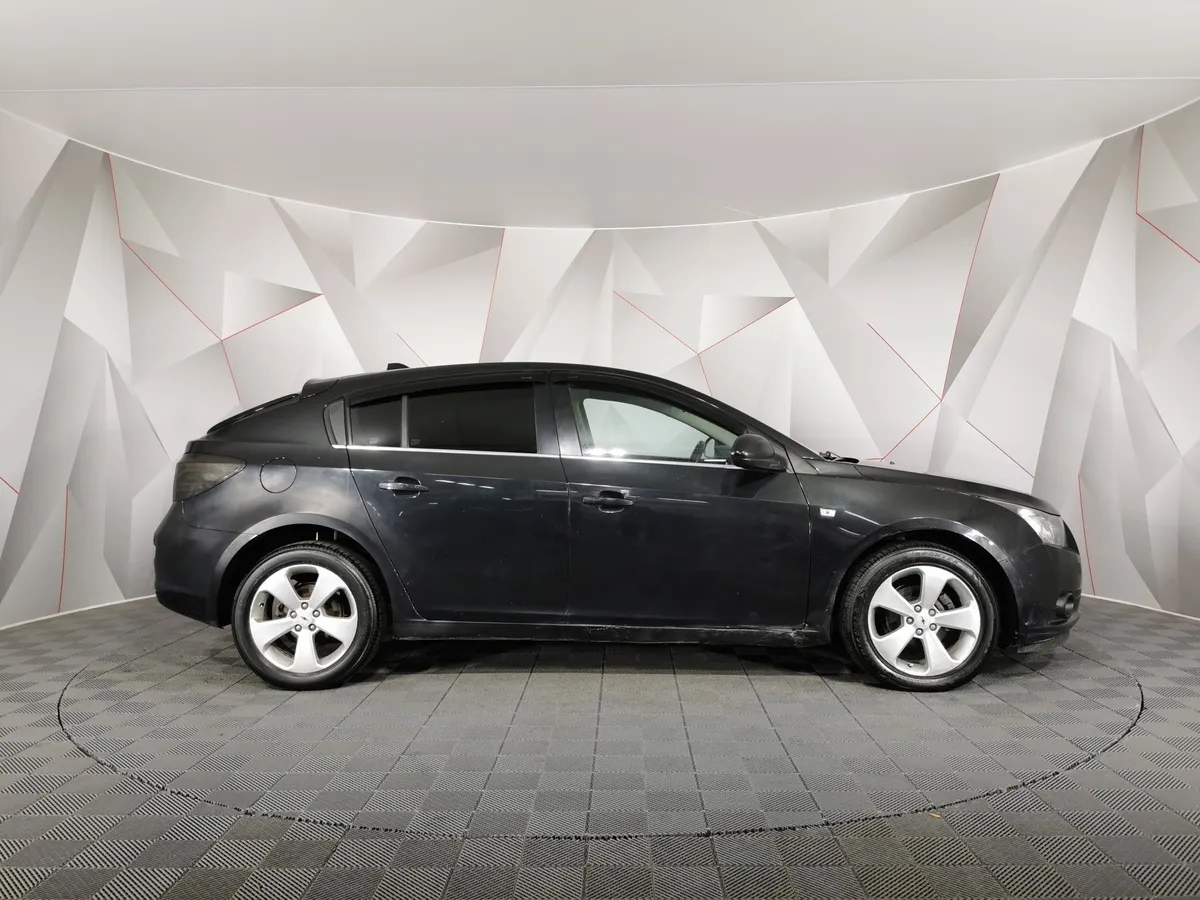 Chevrolet Cruze 1.8 MT (141 л.с.) Черный в АВИЛОН. Слайд №6