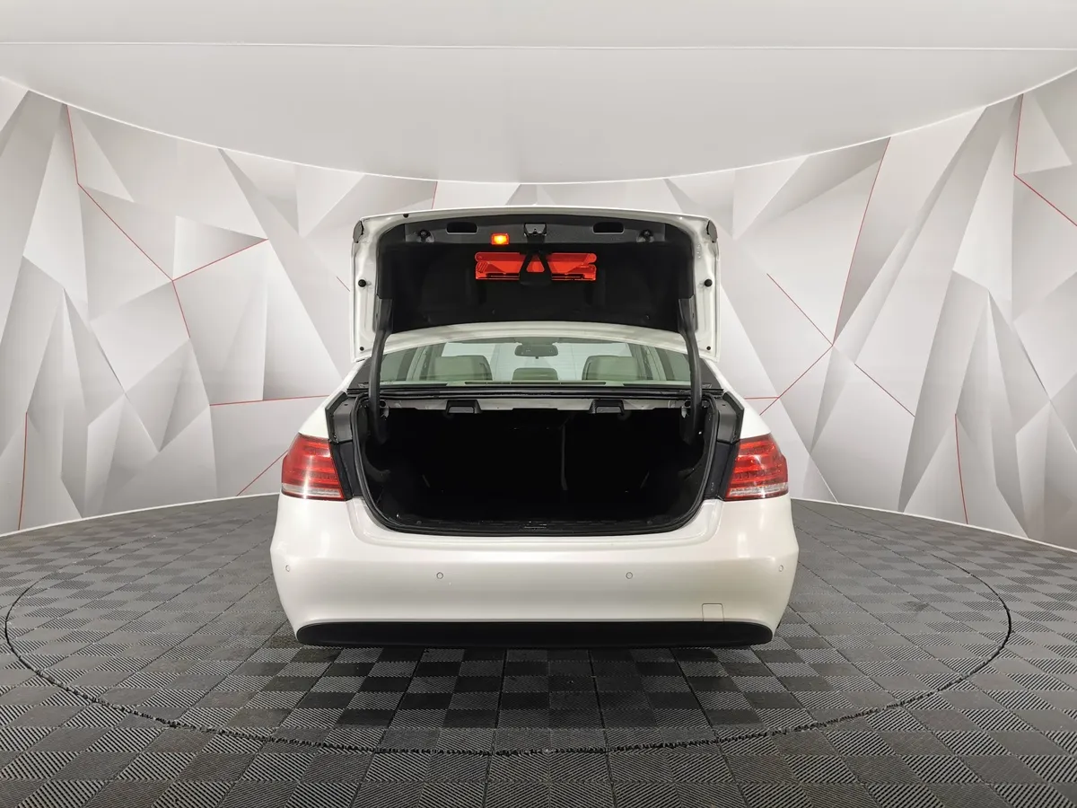 Mercedes-Benz E-Класс E 200 T BlueEfficiency 7G-Tronic Plus (184 л.с.) Белый в АВИЛОН. Слайд №10