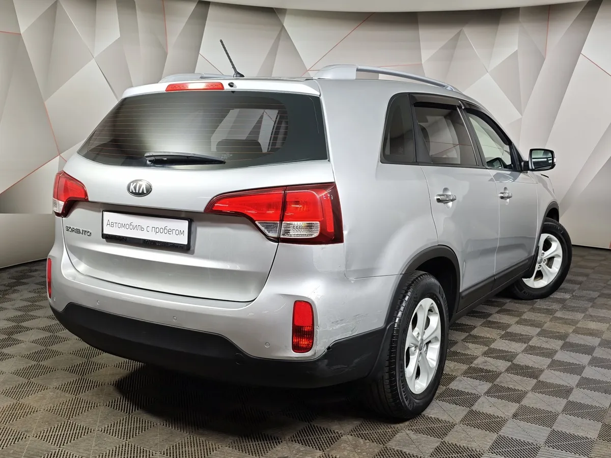 Kia Sorento 2.4 AT (175 л.с.) Classic Серебристый в АВИЛОН. Слайд №2