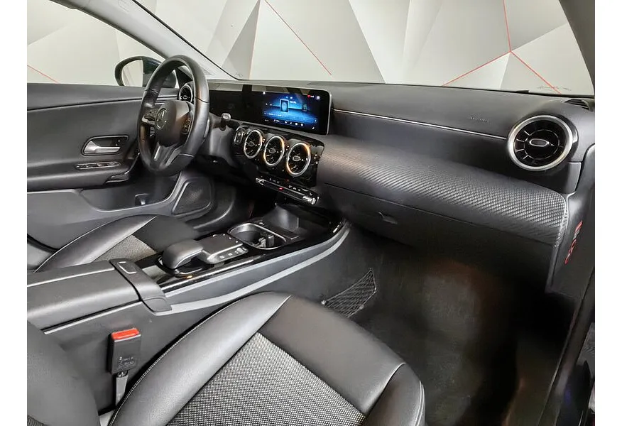 Mercedes-Benz CLA 200 7-G DCT (150 л.с.) Синий в АВИЛОН. Слайд №13