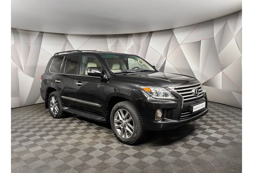 Lexus LX 570 AT (367 л.с.) Черный в АВИЛОН. Слайд №2