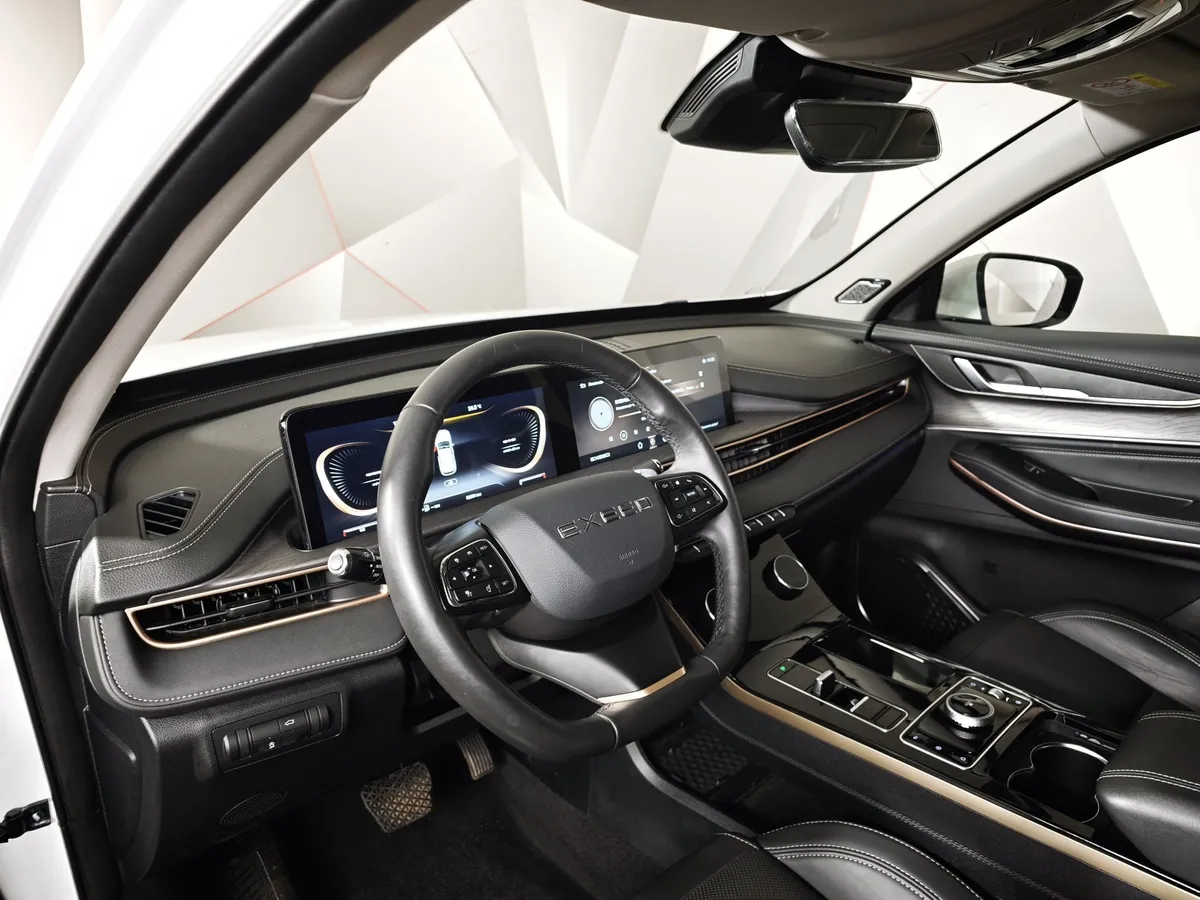 EXEED LX 1.6T DCT 4WD (150 л.с) Premium Plus Белый в АВИЛОН. Слайд №18