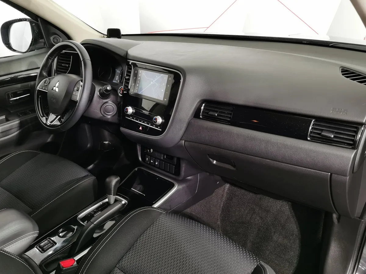 Mitsubishi Outlander 2.0 MIVEC CVT 2WD (146 л.с.) Intense Plus Серый в АВИЛОН. Слайд №12