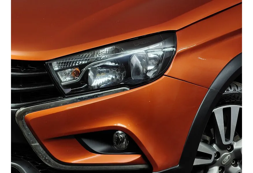 ВАЗ (Lada) Vesta 1.6 CVT (113 л.с.) Оранжевый в АВИЛОН. Слайд №10