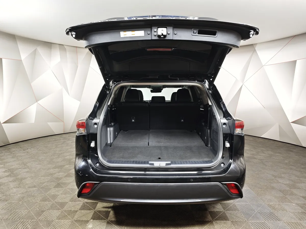 Toyota Highlander 2.4T AT 4WD (269 л.с.) Черный в АВИЛОН. Слайд №11
