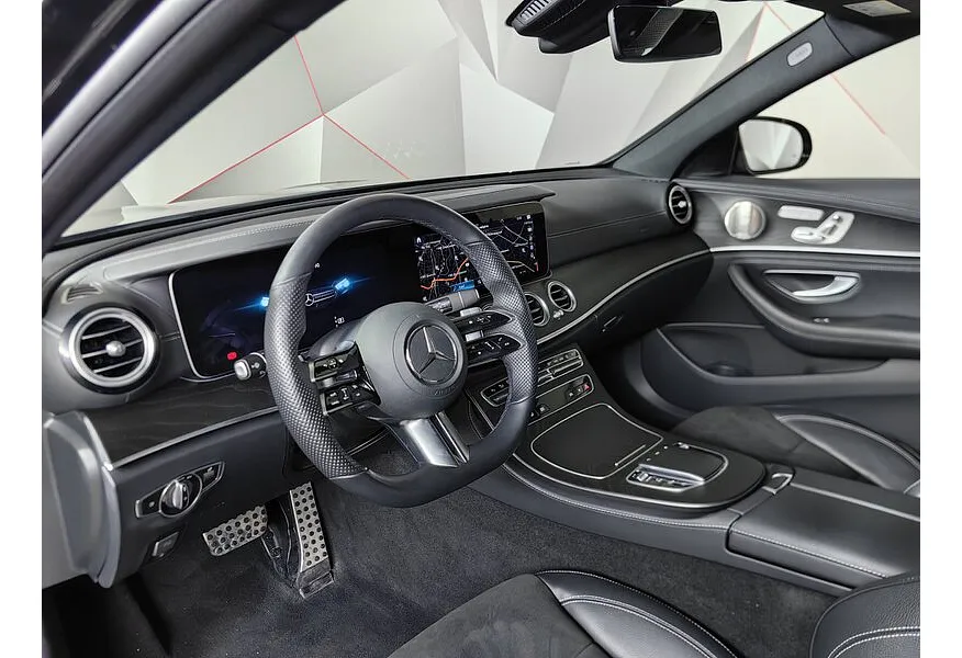 Mercedes-Benz E-Класс E 300 d 4MATIC 9G-TRONIC (249 л.с.) Sport Plus Черный в АВИЛОН. Слайд №19