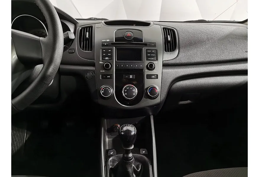 Kia Cerato 1.6 MT (126 л.с.) Comfort Голубой в АВИЛОН. Слайд №15