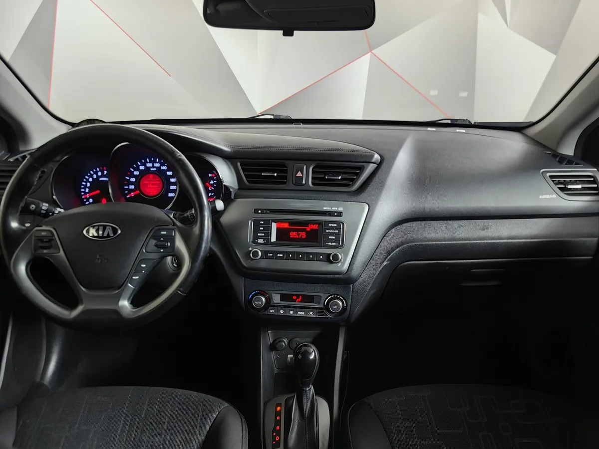 Kia Rio 1.6 AT (123 л.с.) Черный в АВИЛОН. Слайд №15