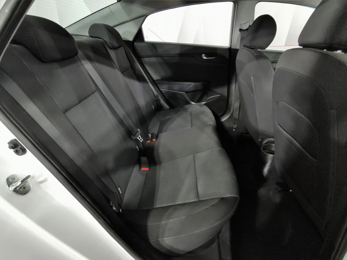 Hyundai Solaris 1.6 AT (123 л.с.) Comfort Белый в АВИЛОН. Слайд №14