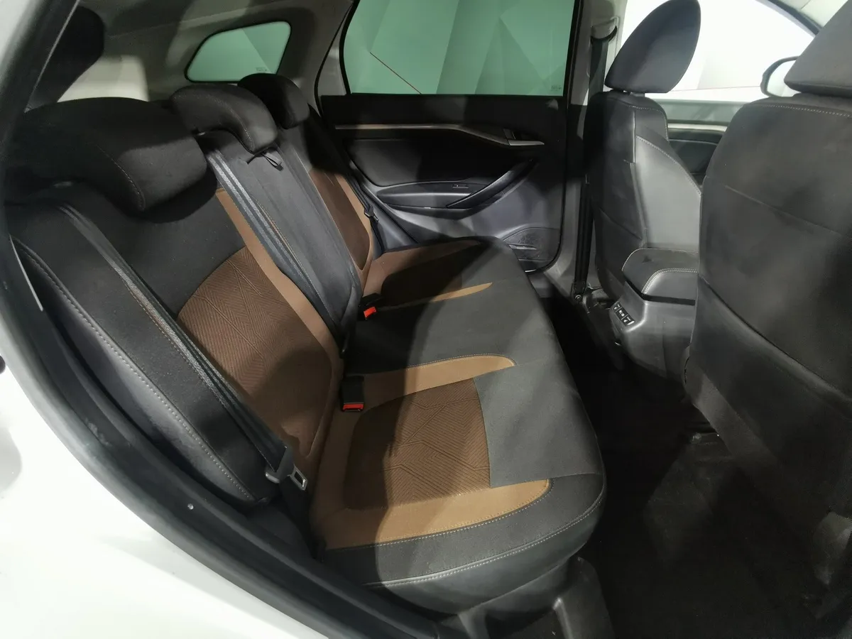 ВАЗ (Lada) Vesta 1.8 MT (122 л.с.) Luxe Multimedia Белый в АВИЛОН. Слайд №15