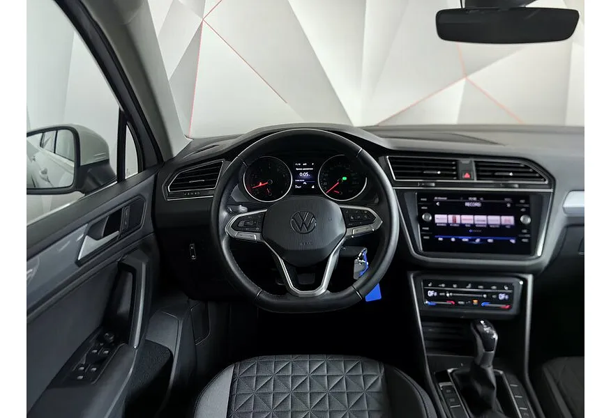 Volkswagen Tiguan 2.0 TSI 4Motion AT (180 л.с.) Status Белый в АВИЛОН. Слайд №20