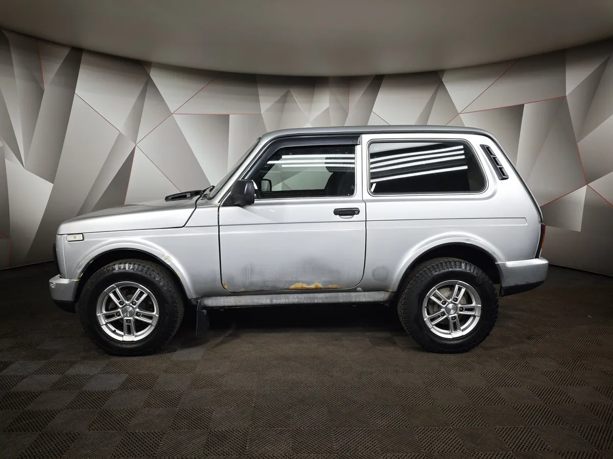 ВАЗ (Lada) 4x4 1.7 MT 8 кл. (83 л.с.) Серебристый в АВИЛОН. Слайд №5