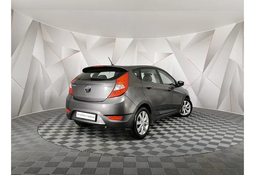 Hyundai Solaris 1.6 AT (123 л.с.) Family Серый в АВИЛОН. Слайд №2