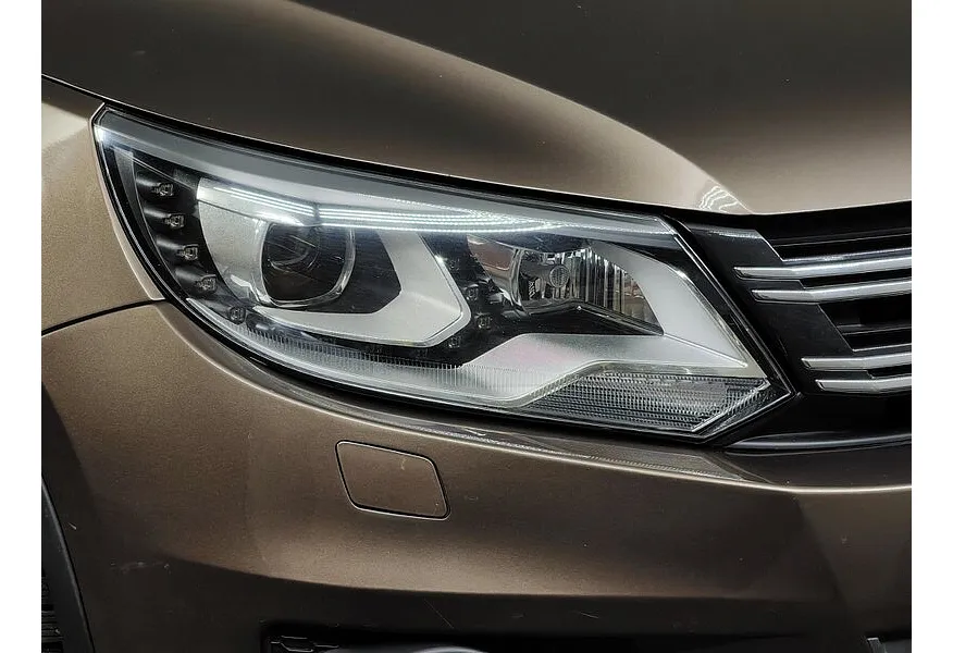 Volkswagen Tiguan 2.0 TSI 4Motion AT (180 л.с.) CLUB Коричневый в АВИЛОН. Слайд №10