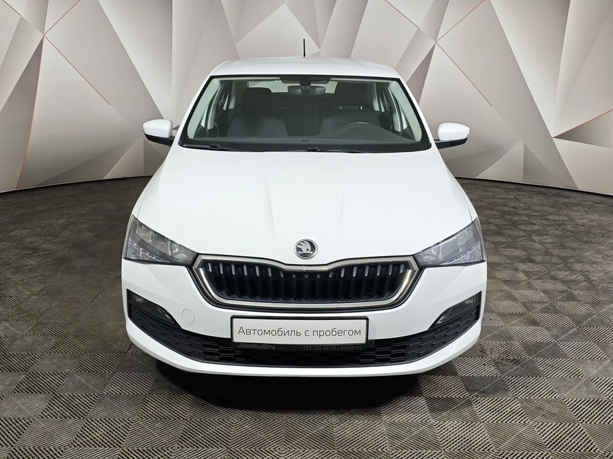 Skoda Rapid 1.6 AT (110 л.с.) Белый в АВИЛОН. Слайд №7