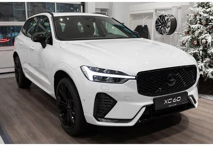 Volvo XC60 2.0 B5 8AT AWD (250 л.с.) Ultra Белый в АВИЛОН. Слайд №2
