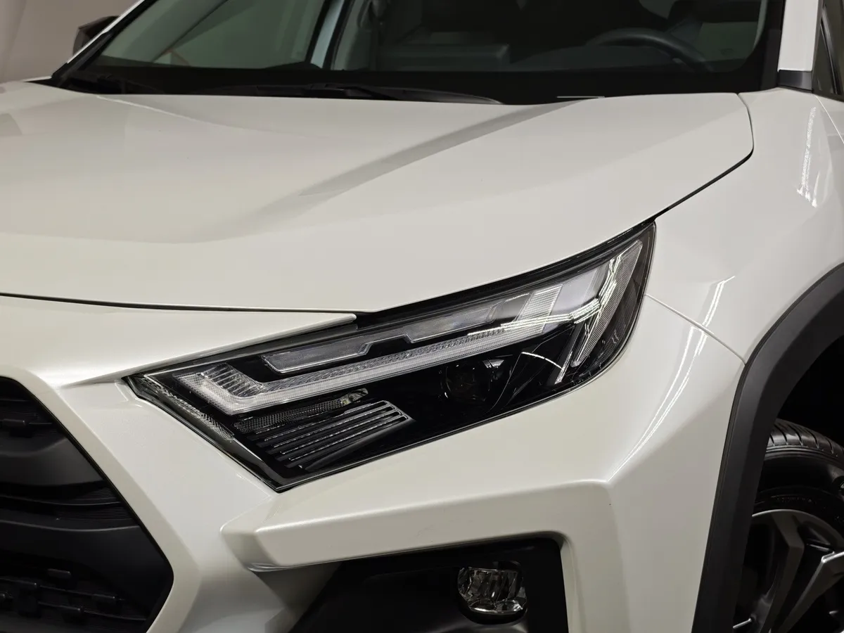 Toyota RAV4 2.0i CVT AWD (171 л.с.) Adventure Ultimate Белый в АВИЛОН. Слайд №10