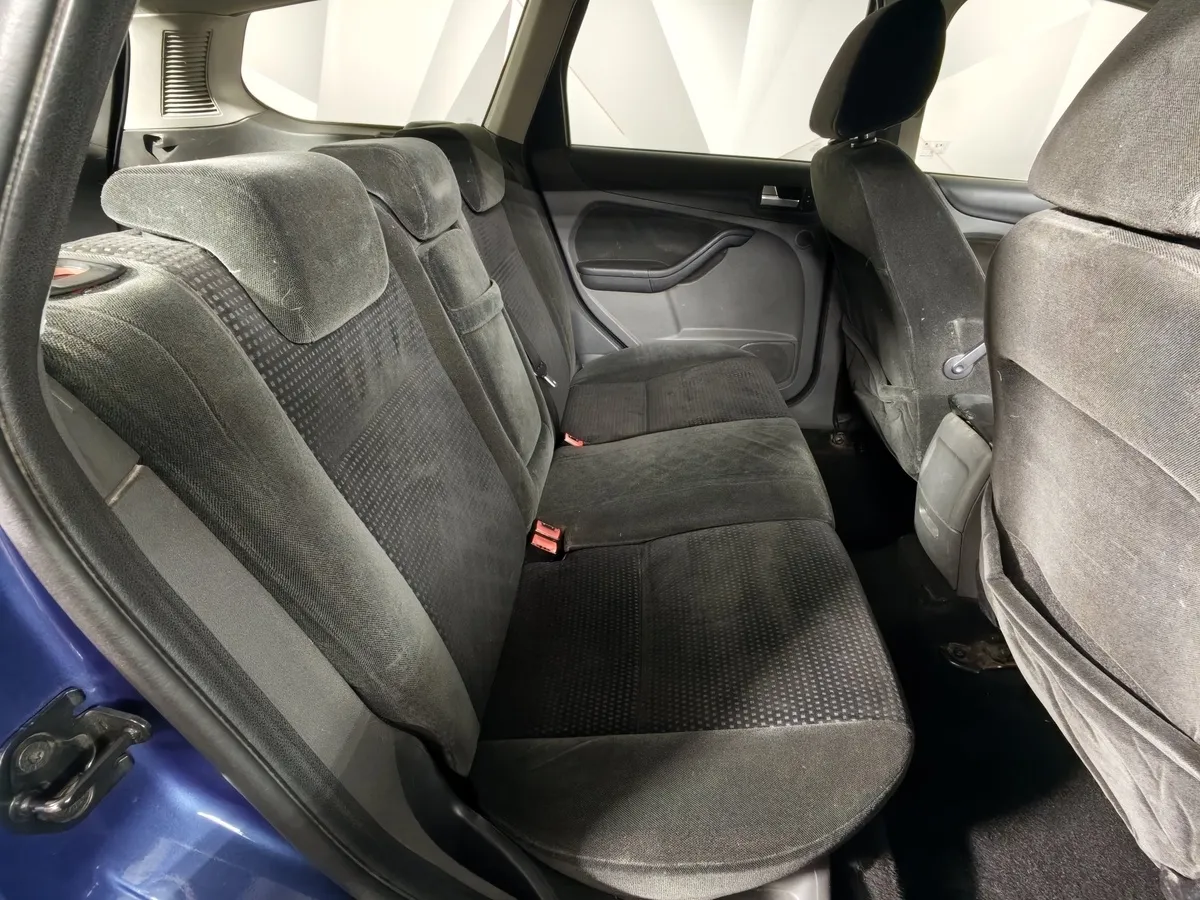Ford Focus 1.6 MT (116 л.с.) Ghia Синий в АВИЛОН. Слайд №14