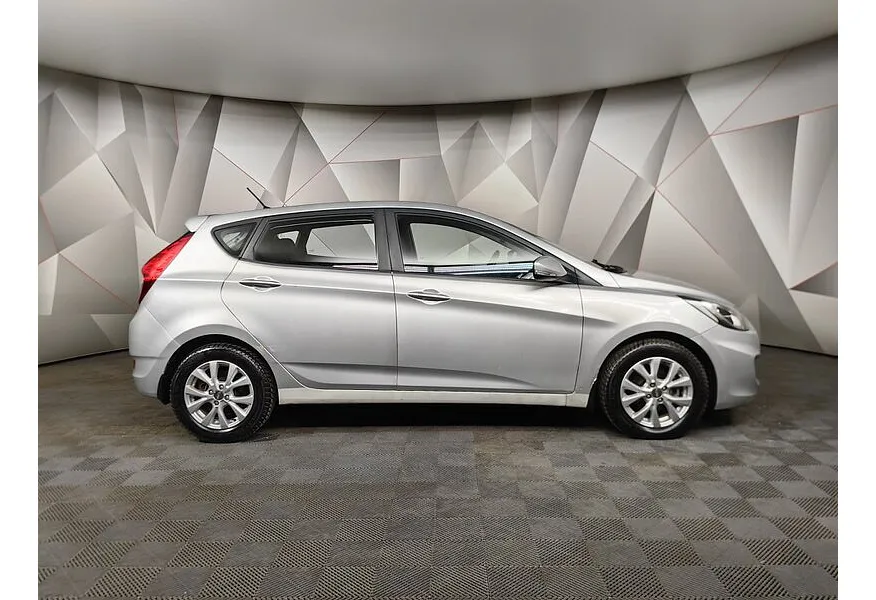 Hyundai Solaris 1.6 AT (123 л.с.) Active Серебристый в АВИЛОН. Слайд №6