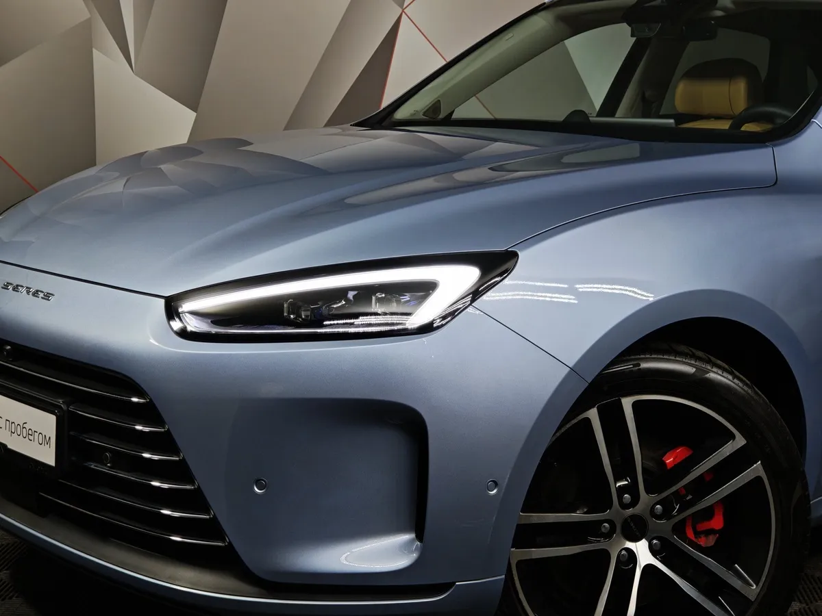 Seres M5 1.5 AT 4WD (496 л.с.) Premium Синий в АВИЛОН. Слайд №10