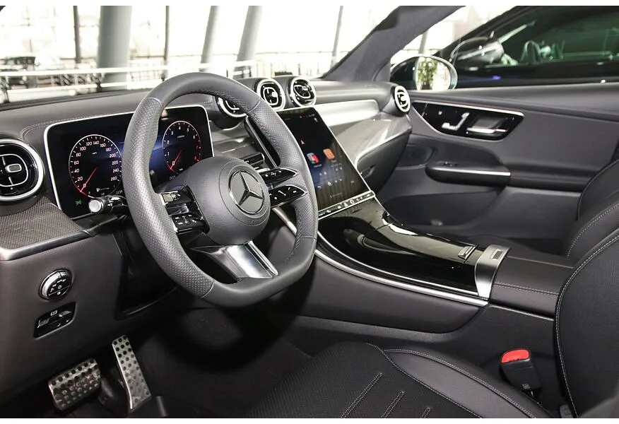 Mercedes-Benz GLC Купе 260 9G-TRONIC 4MATIC (204 л.с.) Черный в АВИЛОН. Слайд №8