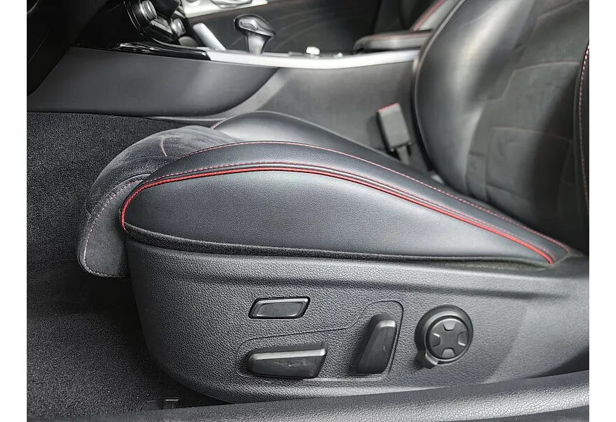 Kia Stinger 2.0 AT AWD (247 л.с.) GT Line Белый в АВИЛОН. Слайд №18