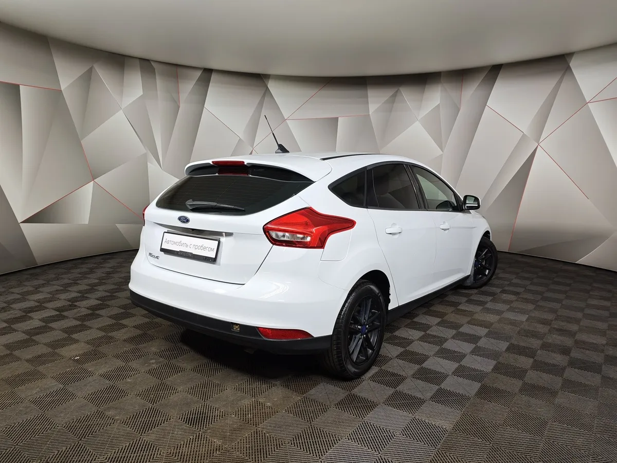 Ford Focus 1.6 Ti-VCT PowerShift (125 л.с.) Trend Белый в АВИЛОН. Слайд №2